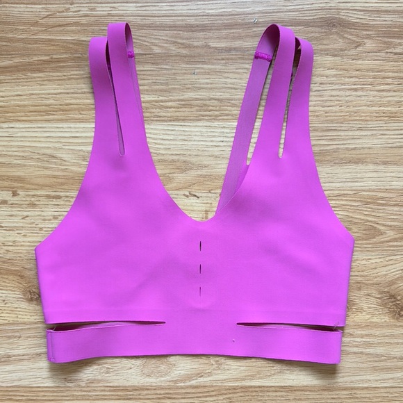 Nike Laser Cut Low Impact Sports Bra 🔥 size XS - Picture 2 of 7